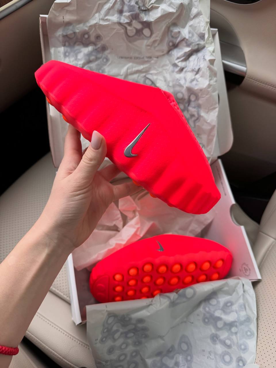 Слайди Nike Mind Crimson