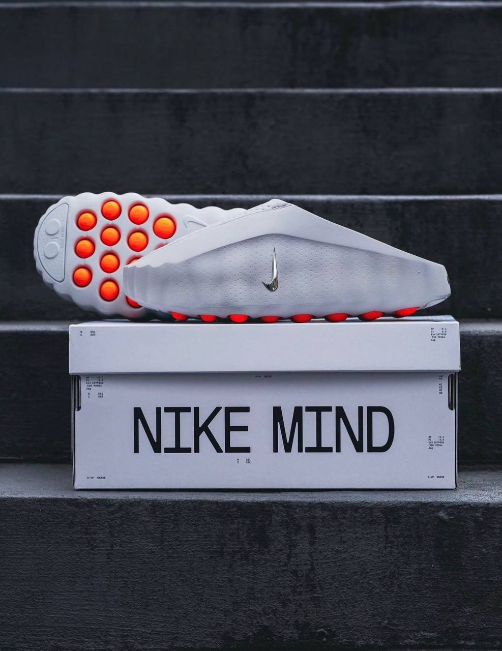 Слайди Nike Mind білі